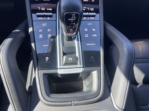 Used 2023 Porsche Cayenne image 26