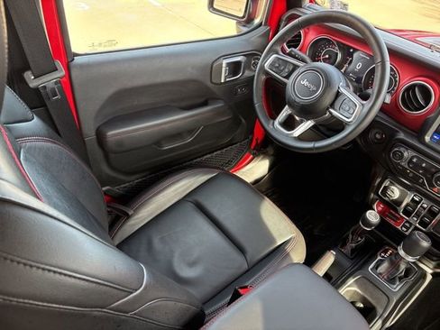 Used 2022 Jeep Gladiator Rubicon w/ Cold Weather Group image 16