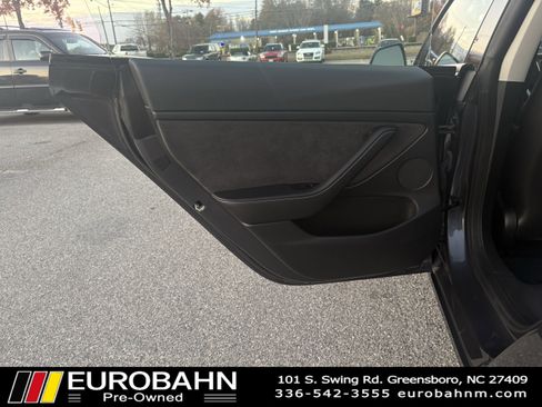 Used 2023 Tesla Model 3 Standard Range image 11