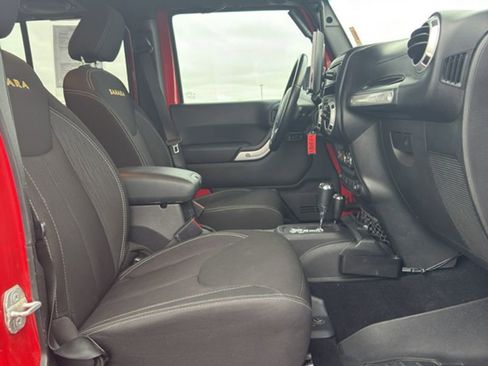 Used 2014 Jeep Wrangler Unlimited Sahara w/ Connectivity Group image 14