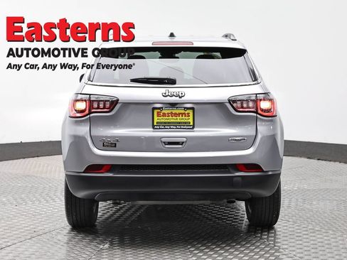 Used 2024 Jeep Compass Latitude AWD/4WD image 6