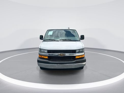 Used 2025 Chevrolet Express 2500 w/ Driver Convenience Package RWD image 3