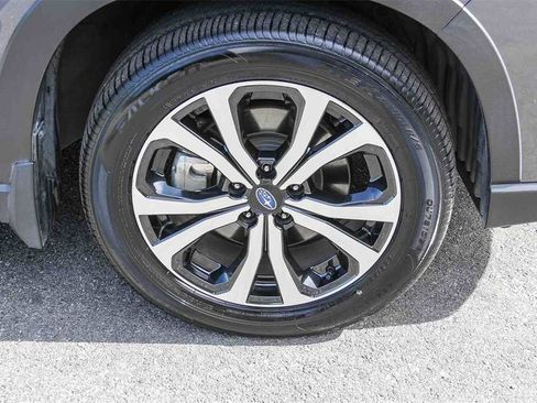 Used 2021 Subaru Forester Limited image 9