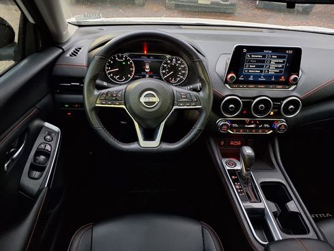 Used 2024 Nissan Sentra SR w/ SR Premium Package image 14