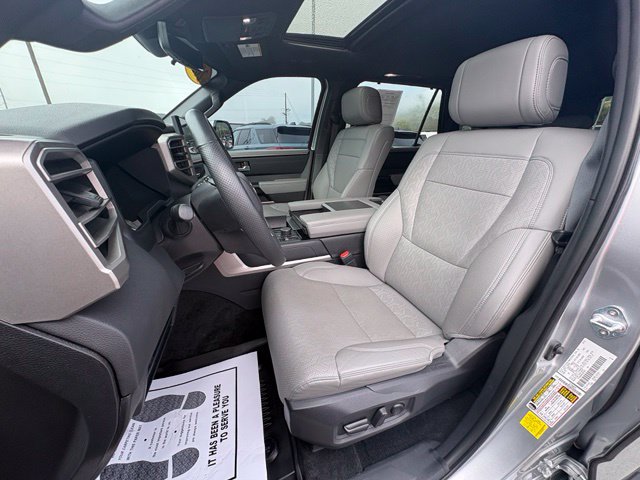 Used 2025 Toyota Sequoia Limited w/ Tow Technology Package AWD/4WD image 28