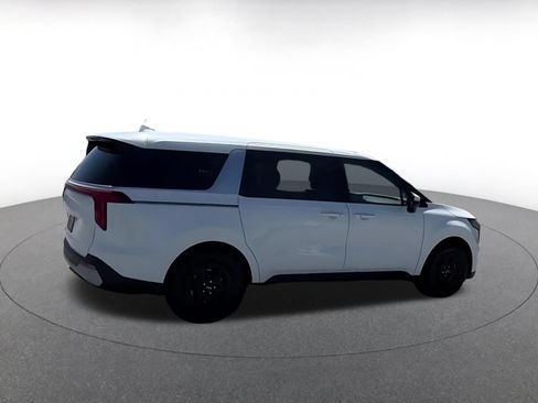 Used 2026 Kia Carnival FWD image 14