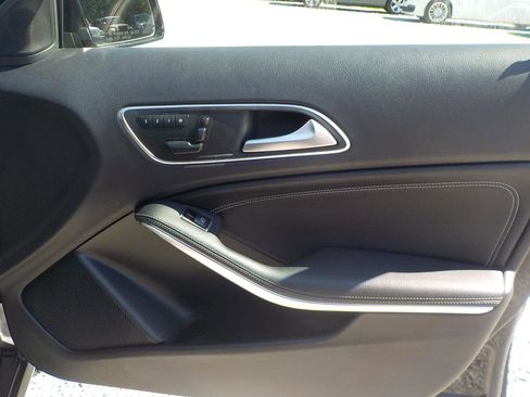 Used 2017 Mercedes-Benz GLA 250 image 27