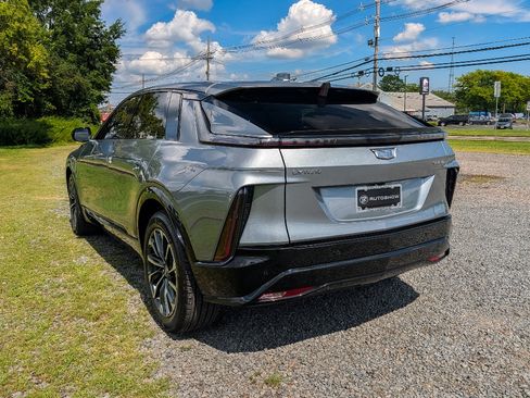 Used 2024 Cadillac Lyriq Sport AWD/4WD image 8