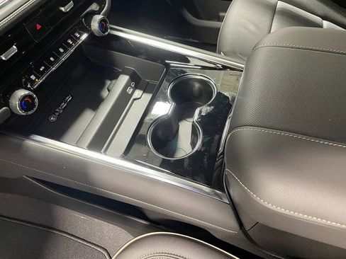 New 2026 Chevrolet Suburban Premier image 17