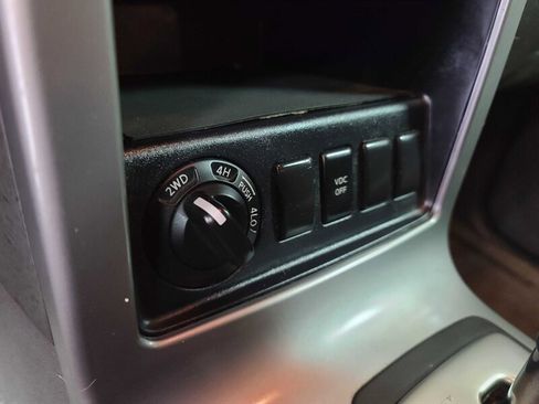 Used 2006 Nissan Pathfinder SE w/ (P01) Se Premium Pkg image 30