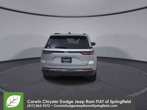 Certified 2025 Jeep Grand Cherokee Laredo w/ Luxury Tech Group I AWD/4WD image 13