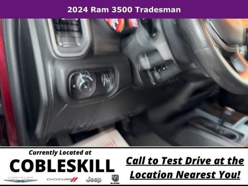 Used 2024 RAM 3500 Tradesman w/ Chrome Appearance Group AWD/4WD image 17
