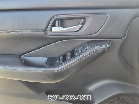 Used 2024 Nissan Rogue SV w/ SV Premium Package AWD/4WD image 30