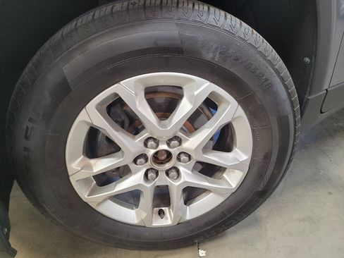 Used 2020 Chevrolet Traverse LS w/ LPO, Floor Liner Package FWD image 31