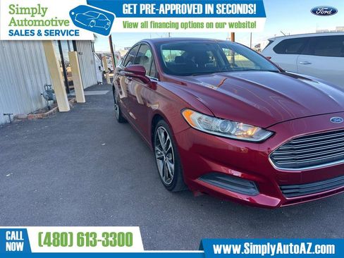Used 2016 Ford Fusion SE image 4
