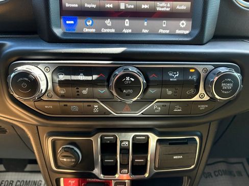 Used 2022 Jeep Wrangler Unlimited Rubicon 4xe w/ Dual Top Group image 31