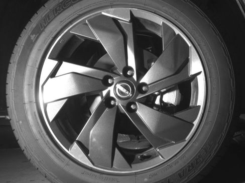 Used 2025 Nissan Rogue SV image 13