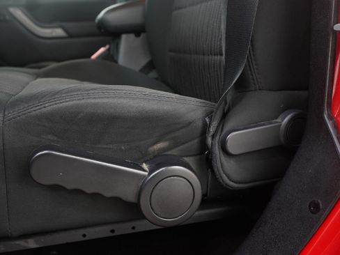 Used 2012 Jeep Wrangler Unlimited Sport image 22