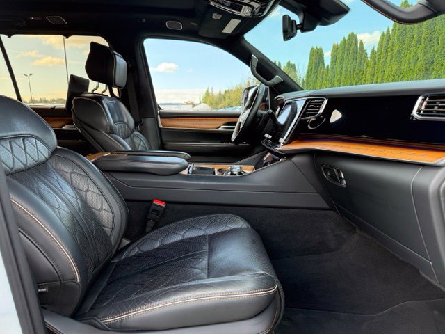 Used 2023 Jeep Grand Wagoneer L Series III w/ Rear Seat Video Group 1 AWD/4WD image 12