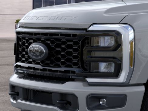New 2026 Ford F250 XLT w/ XLT Premium Package AWD/4WD image 17
