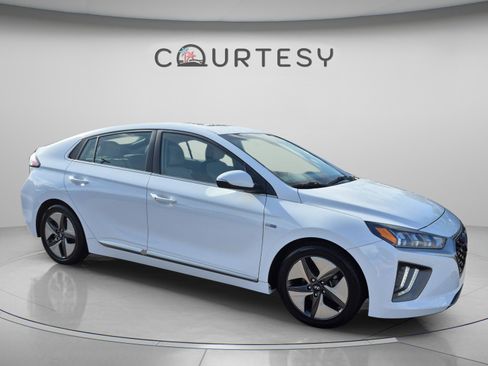 Used 2020 Hyundai Ioniq SEL FWD image 7