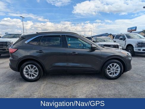 Certified 2020 Ford Escape SE image 3