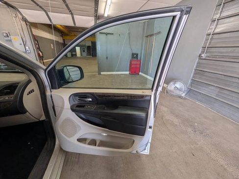 Used 2011 Dodge Grand Caravan Mainstreet w/ PWR Convenience Group FWD image 28