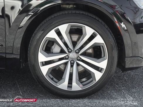 Used 2019 Audi Q8 Prestige image 10