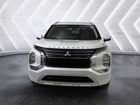 Used 2023 Mitsubishi Outlander SEL AWD/4WD image 2