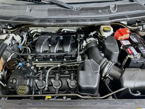 Used 2015 Ford Explorer XLT w/ Equipment Group 201B image 30