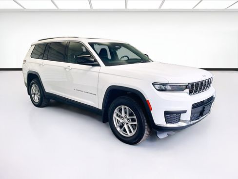 Used 2025 Jeep Grand Cherokee L Laredo image 3