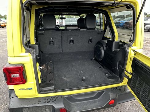 Used 2023 Jeep Wrangler Unlimited Sahara w/ Cold Weather Group image 12