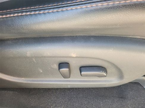 Used 2020 Nissan Pathfinder SL image 19