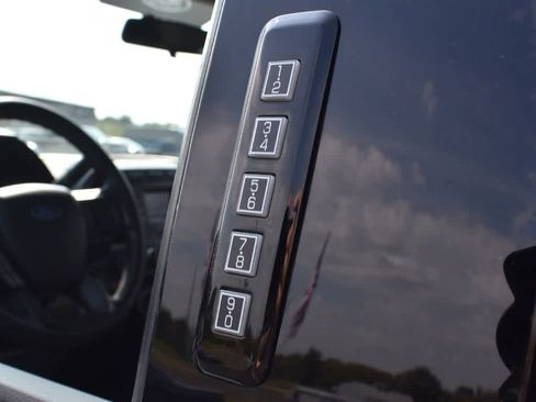 Used 2019 Ford F350 XLT image 15