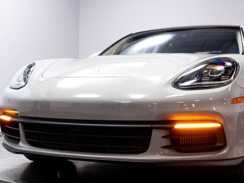 Used 2019 Porsche Panamera 4 AWD/4WD image 77