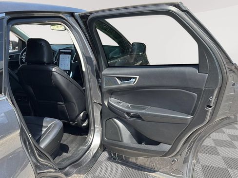Used 2024 Ford Edge SEL AWD/4WD image 13