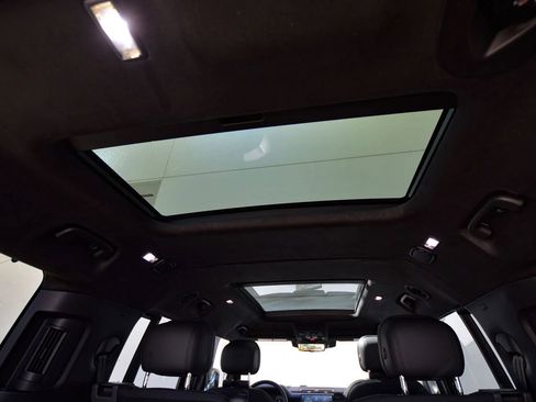 Used 2025 Land Rover Defender 130 V8 image 69