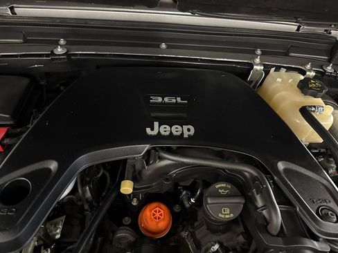 Used 2018 Jeep Wrangler Unlimited Sport S image 73