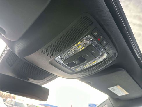 Used 2024 Mercedes-Benz GLE 450e 4MATIC image 33