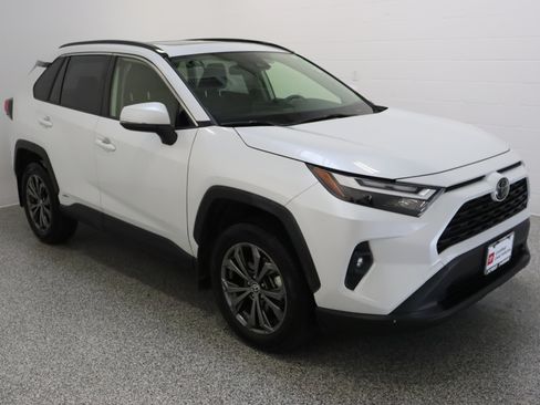 Certified 2025 Toyota RAV4 XLE Premium AWD/4WD image 4