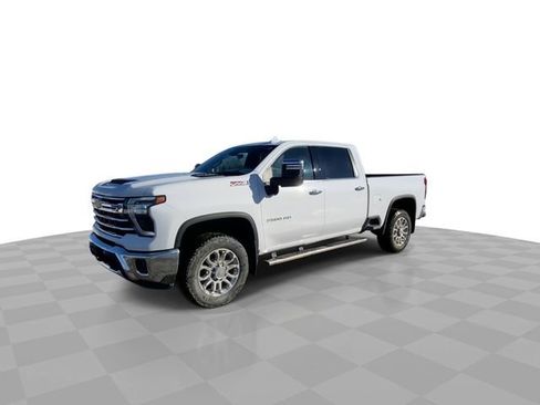 Used 2025 Chevrolet Silverado 2500 LTZ w/ LTZ Premium Package image 4