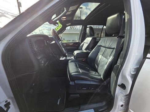 Used 2015 Lincoln Navigator 4WD image 14