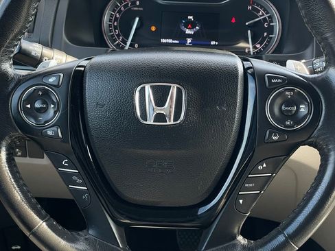 Used 2016 Honda Pilot Touring image 12