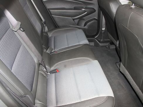 Used 2025 Chevrolet Trax LT w/ LT Convenience Package image 24