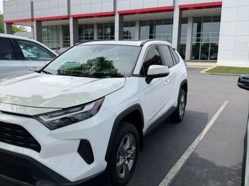 Used 2024 Toyota RAV4 XLE w/ Convenience Package FWD image 5