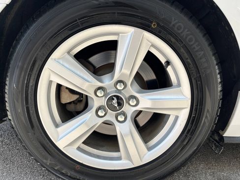 Used 2016 Ford Mustang Coupe RWD image 11