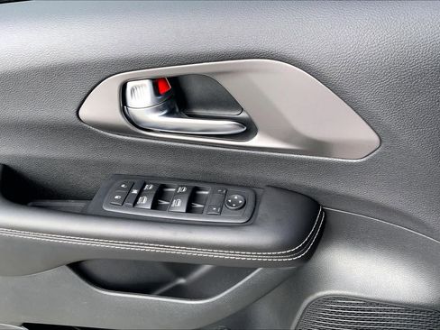 New 2026 Chrysler Voyager LX image 17