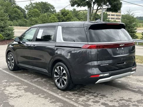 Used 2024 Kia Carnival EX FWD image 23