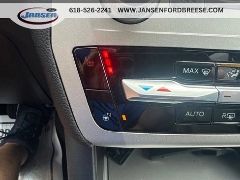 Used 2022 Ford Explorer XLT w/ Equipment Group 202A AWD/4WD image 25