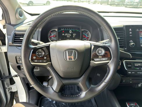 Used 2022 Honda Pilot Touring image 16